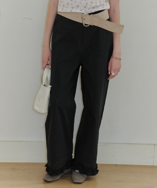 GIUNON(ジウノン)の「hem frill wide pants / ヘムフリルワイドパンツ(その他パンツ・レディース・ホワイト/ブラック・1/0)」の1枚目の写真