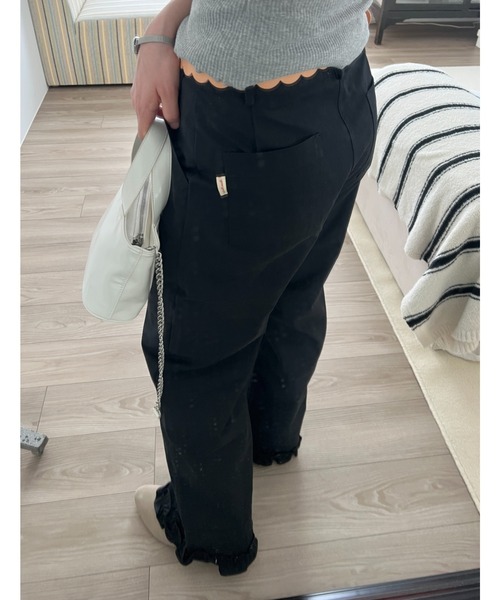 GIUNON(ジウノン)の「hem frill wide pants / ヘムフリルワイドパンツ(その他パンツ・レディース・ホワイト/ブラック・1/0)」の3枚目の写真