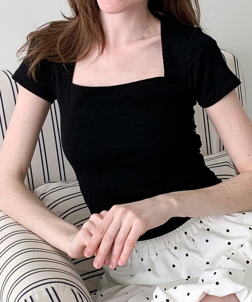 Jasmine Grandiflorum(ジャスミングランディフローラム)の「【Jasmine】バックレースアップタイトグロップド丈Tシャツ(Tシャツ/カットソー・レディース・ブラック/ホワイト・FREE)」の12枚目の写真