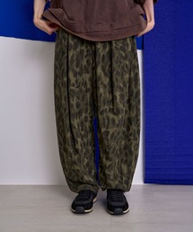 Nora Lily（ノラリリー）の「【Nora Lily】Camo Tuck Balloon Barrel Pants（その他パンツ）」