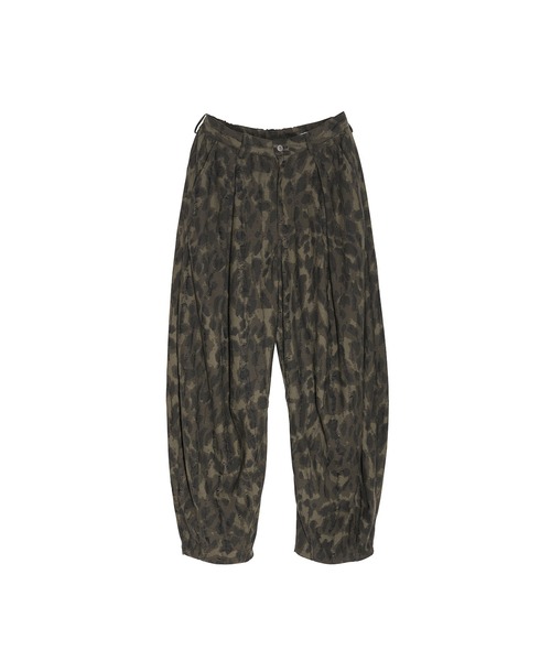 Nora Lily（ノラリリー）の「【Nora Lily】Camo Tuck Balloon Barrel Pants（その他パンツ・メンズ・カーキ/グレー・FREE）」の5枚目の写真