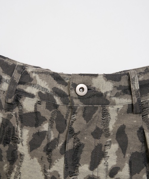 Nora Lily（ノラリリー）の「【Nora Lily】Camo Tuck Balloon Barrel Pants（その他パンツ・メンズ・カーキ/グレー・FREE）」の13枚目の写真