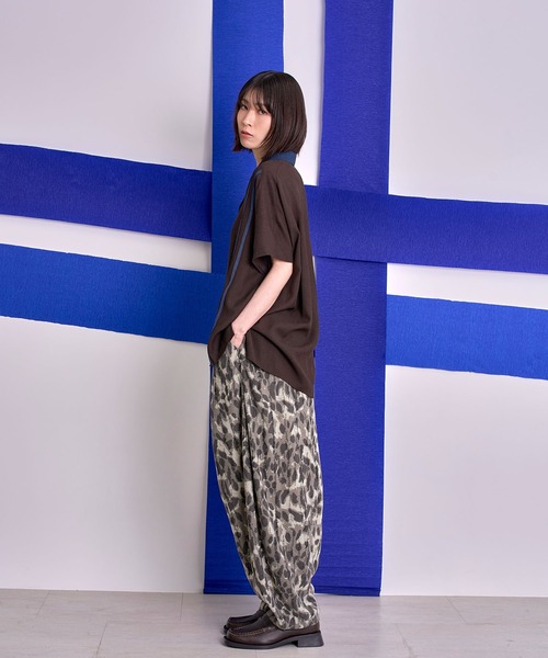 Nora Lily（ノラリリー）の「【Nora Lily】Camo Tuck Balloon Barrel Pants（その他パンツ・メンズ・カーキ/グレー・FREE）」の8枚目の写真