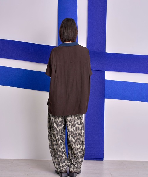 Nora Lily（ノラリリー）の「【Nora Lily】Camo Tuck Balloon Barrel Pants（その他パンツ・メンズ・カーキ/グレー・FREE）」の9枚目の写真