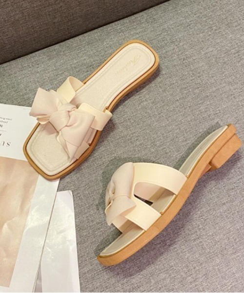 Dolce Fiora(ドルチェフィオラ)の「韓国風リボンデザインフラットサンダル/リボン/可愛い/はきやすい(サンダル・レディース・ブラック/アイボリー・24.5cm/23.5cm/25.5cm)」の5枚目の写真