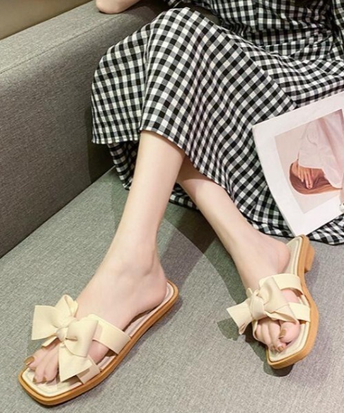 Dolce Fiora(ドルチェフィオラ)の「韓国風リボンデザインフラットサンダル/リボン/可愛い/はきやすい(サンダル・レディース・ブラック/アイボリー・24.5cm/23.5cm/25.5cm)」の7枚目の写真