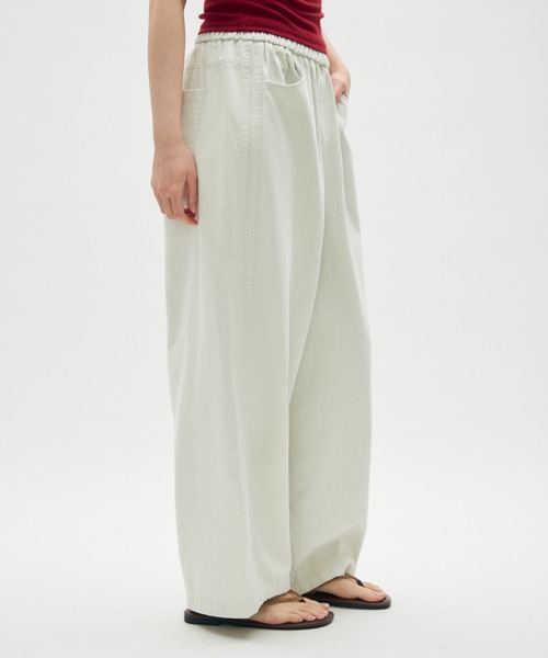 full/fill.(フルフィル)の「easy denim carve pants / イージーデニムカーブパンツ(デニムパンツ・レディース・アイボリー/ネイビー・FREE)」の3枚目の写真