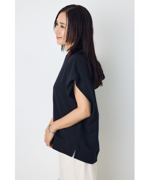 AZUL by moussy(アズールバイマウジー)の「タックスリーブノースリーブパーカー(パーカー・レディース・オフホワイト/杢グレー/ブラック/ライトカーキ・FREE)」の6枚目の写真