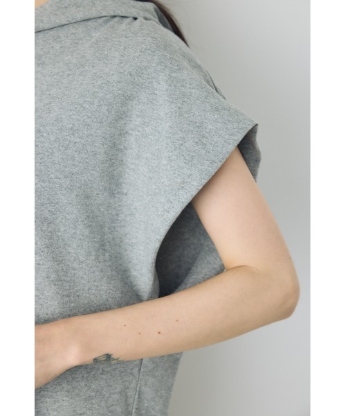AZUL by moussy(アズールバイマウジー)の「タックスリーブノースリーブパーカー(パーカー・レディース・オフホワイト/杢グレー/ブラック/ライトカーキ・FREE)」の21枚目の写真