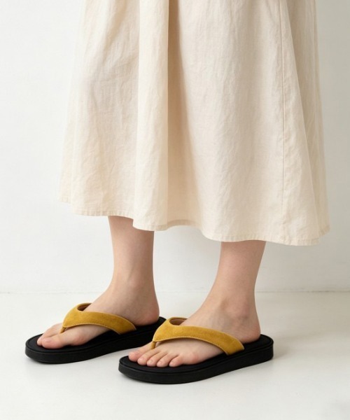 AMELY(エミリー)の「厚底 フラット トングサンダル(サンダル・レディース・レッド/ブラック/アイボリー/イエロー/ブラック系その他/アイボリー系/シルバー・40/39/38/37/36/35)」の5枚目の写真
