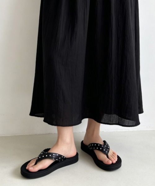 AMELY(エミリー)の「厚底 フラット トングサンダル(サンダル・レディース・レッド/ブラック/アイボリー/イエロー/ブラック系その他/アイボリー系/シルバー・40/39/38/37/36/35)」の10枚目の写真