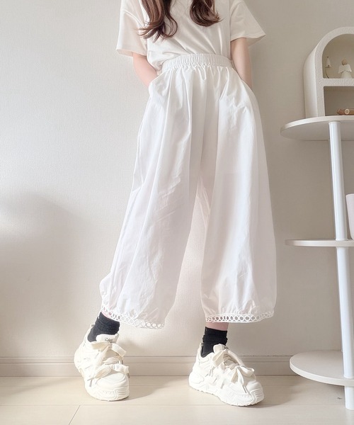 Nana(ナナ)の「裾デザインワイドパンツ(その他パンツ・レディース・ブラック/ホワイト・FREE)」の1枚目の写真