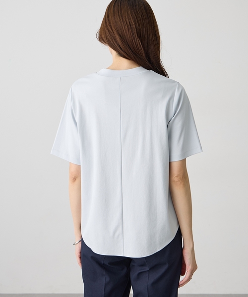A/C DESIGN BY ALPHA CUBIC（エーシーデザインバイアルファキュービック）の「モックネック箔プリントロゴTシャツ【すごツヤ・接触冷感・UVカット】（Tシャツ/カットソー・レディース・サックスブルー/オフホワイト・M/L/LL）」の5枚目の写真