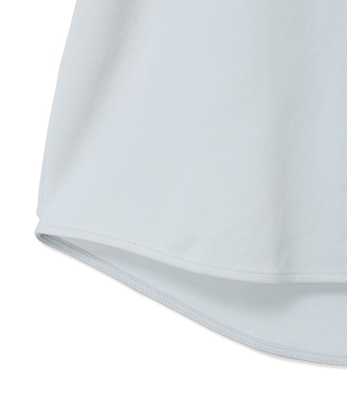 A/C DESIGN BY ALPHA CUBIC（エーシーデザインバイアルファキュービック）の「モックネック箔プリントロゴTシャツ【すごツヤ・接触冷感・UVカット】（Tシャツ/カットソー・レディース・サックスブルー/オフホワイト・M/L/LL）」の17枚目の写真