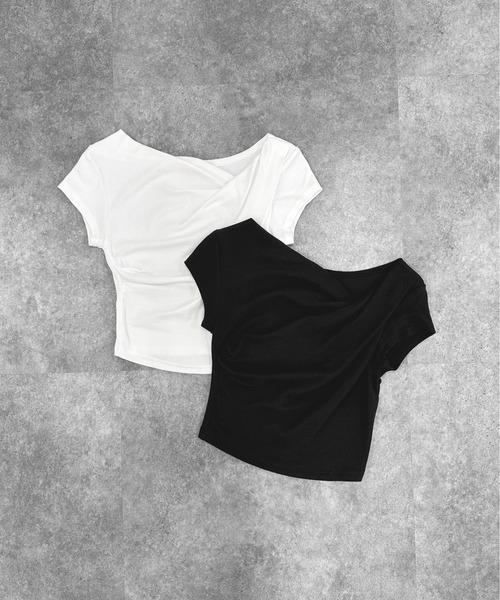 LVEU.(ラブユ.)の「【LVEU.】ドレープデザイントップス / トップス ドレープ 半袖 クロップド丈 ミニT Tシャツ ドレープ ZOZOTOWN限定(Tシャツ/カットソー・レディース・ホワイト/ブラック・FREE)」の16枚目の写真