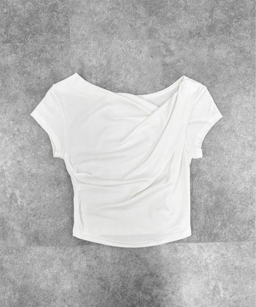 LVEU.(ラブユ.)の「【LVEU.】ドレープデザイントップス / トップス ドレープ 半袖 クロップド丈 ミニT Tシャツ ドレープ ZOZOTOWN限定(Tシャツ/カットソー・レディース・ホワイト/ブラック・FREE)」の11枚目の写真
