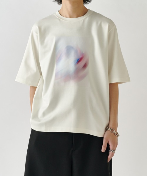 Lui's(ルイス)の「out of focus Tシャツ / smoke(Tシャツ/カットソー・メンズ・ホワイト/チャコールグレー/ブラック・S/M)」の1枚目の写真
