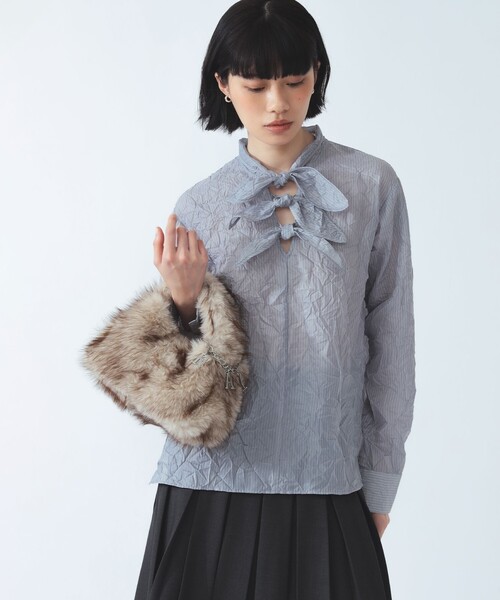 Ray BEAMS(レイビームス)の「MIX フェイク ファー バッグ(トートバッグ・レディース・レッド/ベージュ・ONE SIZE)」の3枚目の写真