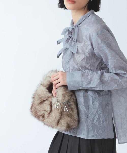 Ray BEAMS(レイビームス)の「MIX フェイク ファー バッグ(トートバッグ・レディース・レッド/ベージュ・ONE SIZE)」の4枚目の写真