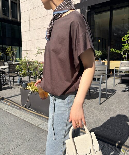 Jena espace merveilleux(ジェナ エスパスメルヴェイユ)の「裾ドロストタックプルオーバー(Tシャツ/カットソー・レディース・チャコールグレー/オフホワイト/グリーン・FREE)」の14枚目の写真