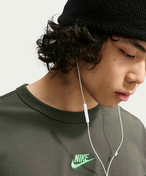 NIKE(ナイキ)の「ナイキ スポーツウェア プレミアム エッセンシャル メンズ Tシャツ / Nike Sportswear Premium Essentials Men's T-Shirt IH1122-005 Newsprint(Tシャツ/カットソー・メンズ・ダークグレー・XL/S/M/L/2XL)」の3枚目の写真