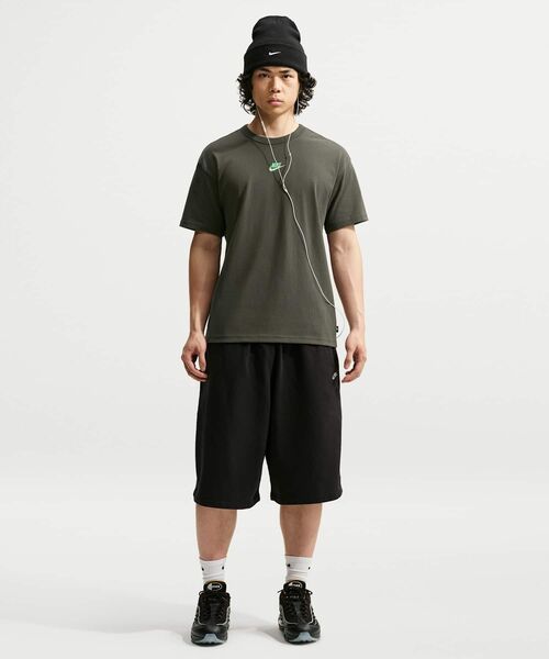 NIKE(ナイキ)の「ナイキ スポーツウェア プレミアム エッセンシャル メンズ Tシャツ / Nike Sportswear Premium Essentials Men's T-Shirt IH1122-005 Newsprint(Tシャツ/カットソー・メンズ・ダークグレー・XL/S/M/L/2XL)」の4枚目の写真