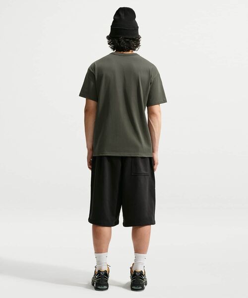 NIKE(ナイキ)の「ナイキ スポーツウェア プレミアム エッセンシャル メンズ Tシャツ / Nike Sportswear Premium Essentials Men's T-Shirt IH1122-005 Newsprint(Tシャツ/カットソー・メンズ・ダークグレー・XL/S/M/L/2XL)」の5枚目の写真