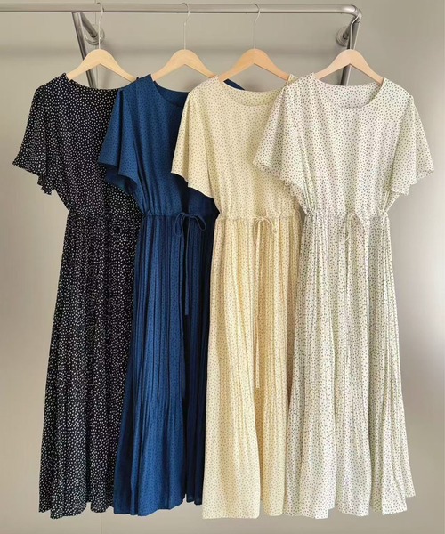 FINEnough(ファインナフ)の「ドット柄風小花プリントウエストマークプリーツワンピース(ワンピース・レディース・イエロー/ブラック/ホワイト/ネイビー・FREE)」の19枚目の写真