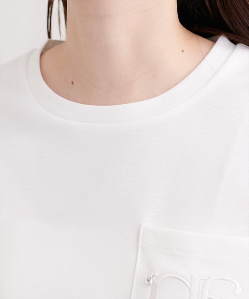 natural couture(ナチュラルクチュール)の「チャーム付きロゴ刺繍ショートT(Tシャツ/カットソー・レディース・ブラウン/ネイビー/オフホワイト・FREE)」の21枚目の写真