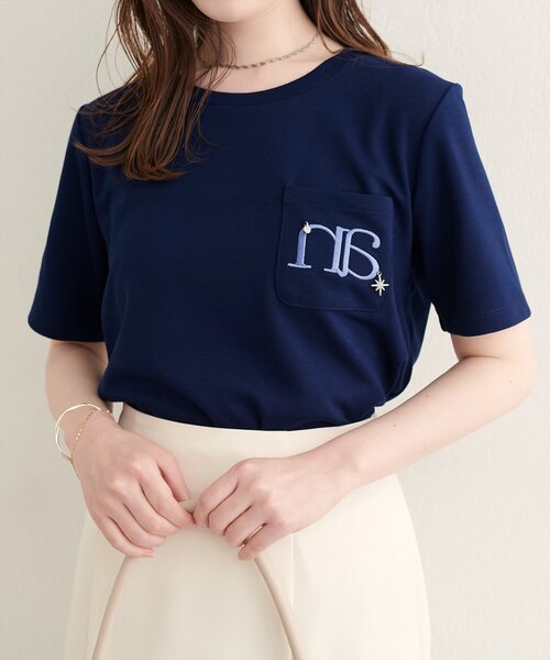 natural couture(ナチュラルクチュール)の「チャーム付きロゴ刺繍ショートT(Tシャツ/カットソー・レディース・ブラウン/ネイビー/オフホワイト・FREE)」の16枚目の写真