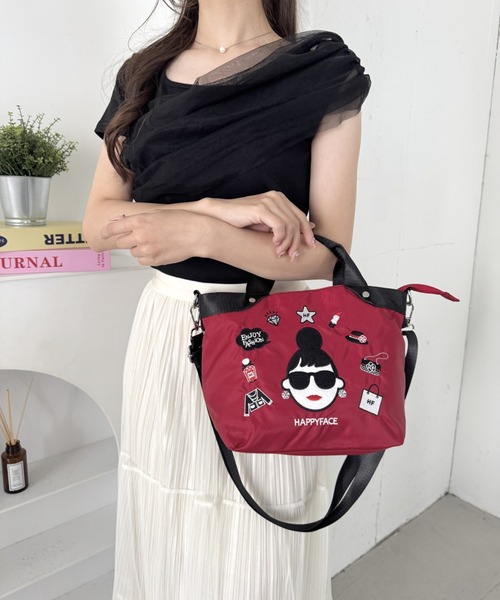 HAPPY FACE(ハッピーフェイス)の「エマ新刺繍2WAYショルダーRD(ショルダーバッグ・レディース・レッド・ONE SIZE)」の4枚目の写真