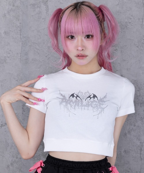 Amilige(アミリージュ)の「ハートコウモリラインストーンチビTシャツ(Tシャツ/カットソー・レディース・ブラック/ホワイト・FREE)」の2枚目の写真