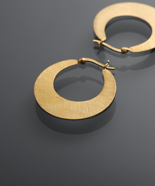YArKA（ヤーカ）の「【YArKA/ヤーカ】twin dancing loops earring(pierce) [ftdtf17] / 表面加工ピアス（ピアス（両耳用）・レディース・ゴールド・FREE）」の3枚目の写真