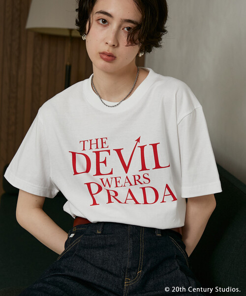 FREAK'S STORE(フリークスストア)の「GOOD ROCK SPEED/グッドロックスピード 【The Devil Wears Prada】ロゴ Tシャツ/『プラダを着た悪魔』(Tシャツ/カットソー・レディース・オフホワイト/チャコール・フリ-)」の2枚目の写真