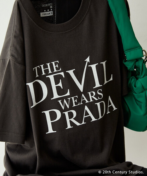 FREAK'S STORE(フリークスストア)の「GOOD ROCK SPEED/グッドロックスピード 【The Devil Wears Prada】ロゴ Tシャツ/『プラダを着た悪魔』(Tシャツ/カットソー・レディース・オフホワイト/チャコール・フリ-)」の3枚目の写真