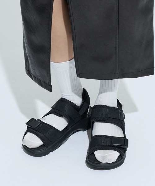 adidas（アディダス）の「ライフスタイル サンダル / LIFESTYLE SANDAL / アディダス adidas スニーカーサンダル（サンダル・メンズ・ブラック×ブラック・22.5cm/23.5cm/24.5cm/25.5cm/26.5cm/27.5cm/28.5cm）」の2枚目の写真