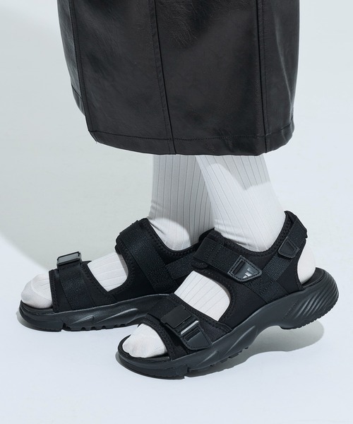adidas（アディダス）の「ライフスタイル サンダル / LIFESTYLE SANDAL / アディダス adidas スニーカーサンダル（サンダル・メンズ・ブラック×ブラック・22.5cm/23.5cm/24.5cm/25.5cm/26.5cm/27.5cm/28.5cm）」の3枚目の写真