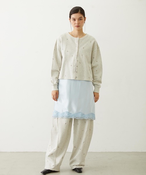 MILKFED.（ミルクフェド）の「EMBROIDERED ROSE SWEAT JACKET（スウェット・レディース・オートミール/アッシュ/ネイビー・ONE SIZE）」の5枚目の写真