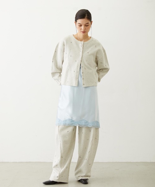 MILKFED.（ミルクフェド）の「EMBROIDERED ROSE SWEAT JACKET（スウェット・レディース・オートミール/アッシュ/ネイビー・ONE SIZE）」の6枚目の写真