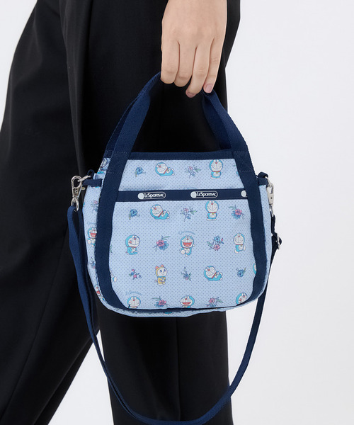 LeSportsac(レスポートサック)の「【DORAEMON】SMALL JENNI(ショルダーバッグ・レディース・ブルー・FREE)」の2枚目の写真