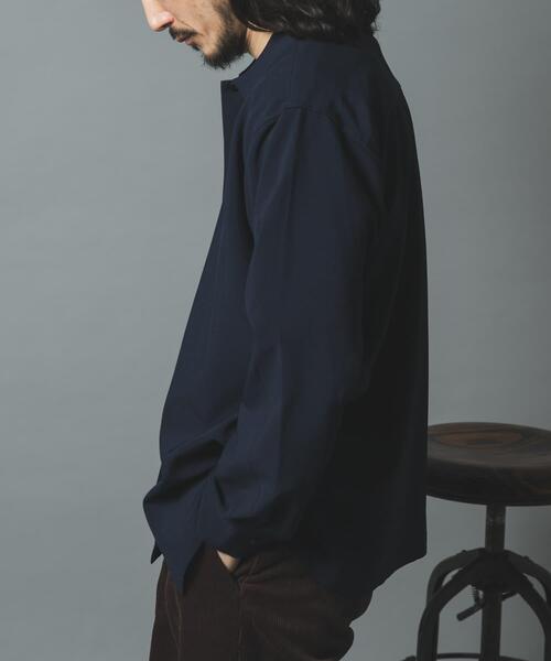 ITEMS URBANRESEARCH（アイテムズ アーバンリサーチ）の「2WAYストレッチ L.S.スナップシャツ（シャツ/ブラウス・メンズ・チャコールグレー/オリーブ/ブラック/ネイビー・LARGE/MEDIUM）」の10枚目の写真