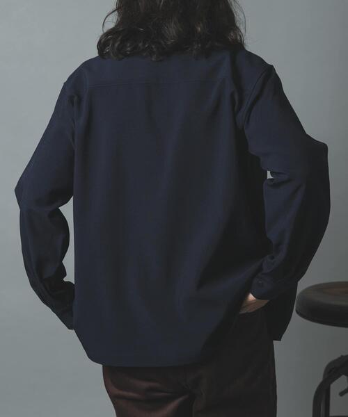 ITEMS URBANRESEARCH（アイテムズ アーバンリサーチ）の「2WAYストレッチ L.S.スナップシャツ（シャツ/ブラウス・メンズ・チャコールグレー/オリーブ/ブラック/ネイビー・LARGE/MEDIUM）」の11枚目の写真