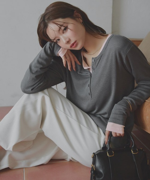 Pierrot(ピエロ)の「ヘンリーネック/ゆるてろテレコリブカットソー(Tシャツ/カットソー・レディース・ブラウン/ブラック/オフホワイト/チャコール/ピンク・3L/LL/L/M)」の14枚目の写真