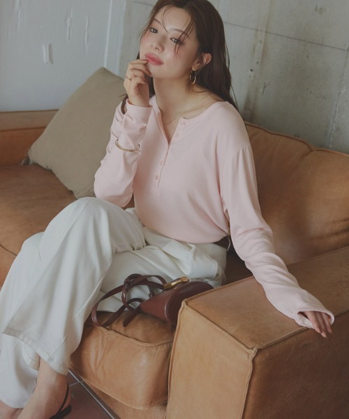 Pierrot(ピエロ)の「ヘンリーネック/ゆるてろテレコリブカットソー(Tシャツ/カットソー・レディース・ブラウン/ブラック/オフホワイト/チャコール/ピンク・3L/LL/L/M)」の18枚目の写真