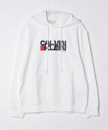 Calvin Klein Jeans（カルヴァンクラインジーンズ）の「Calvin Klein Jeans カルバンクラインジーンズ LS EU 350TERRY CK REDBOX GRAPHIC グラフィックロゴプリント プルパーカー（パーカー）」