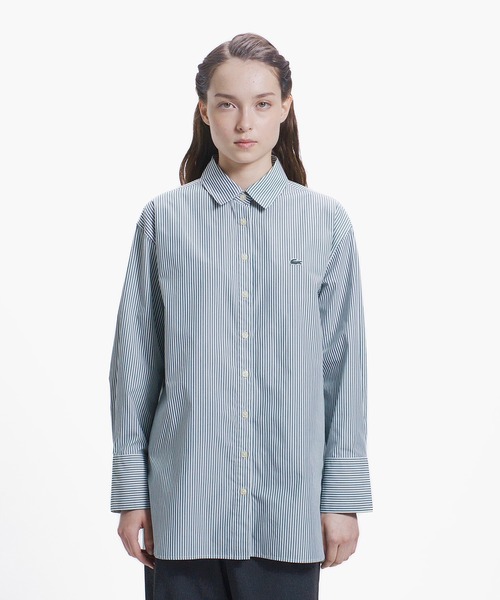 LACOSTE（ラコステ）の「背面プリーツ ロング丈オーバーサイズストライプシャツ（シャツ/ブラウス・レディース・ネイビー/ダークグリーン・34/40/38/36）」の2枚目の写真