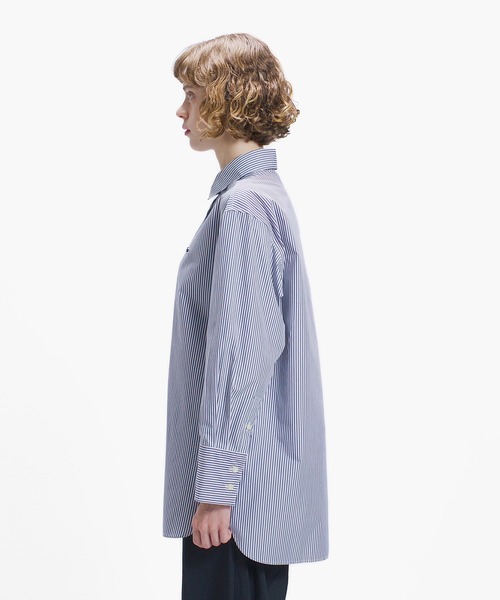 LACOSTE（ラコステ）の「背面プリーツ ロング丈オーバーサイズストライプシャツ（シャツ/ブラウス・レディース・ネイビー/ダークグリーン・34/40/38/36）」の3枚目の写真