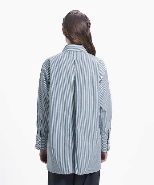 LACOSTE（ラコステ）の「背面プリーツ ロング丈オーバーサイズストライプシャツ（シャツ/ブラウス・レディース・ネイビー/ダークグリーン・34/40/38/36）」の10枚目の写真