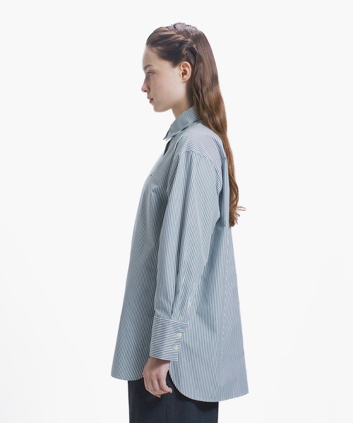 LACOSTE（ラコステ）の「背面プリーツ ロング丈オーバーサイズストライプシャツ（シャツ/ブラウス・レディース・ネイビー/ダークグリーン・34/40/38/36）」の13枚目の写真