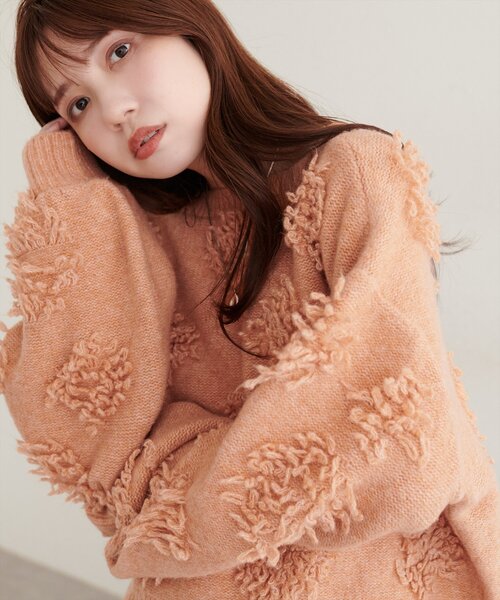 natural couture(ナチュラルクチュール)の「もしゃもしゃフラワーライクショートニット(ニット/セーター・レディース・チャコールグレー/ブラウン/オフホワイト/オレンジ/ブルー/ピンク/モカ・FREE)」の13枚目の写真